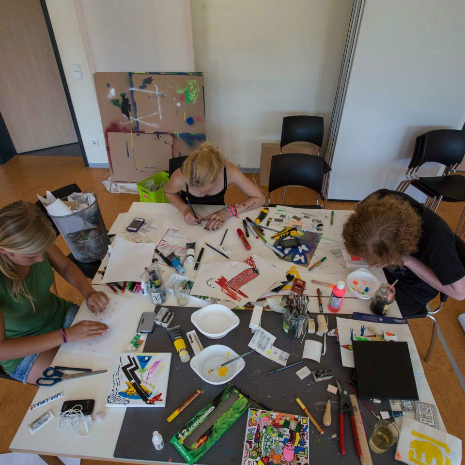 970657_484081825015821_1607841162_n